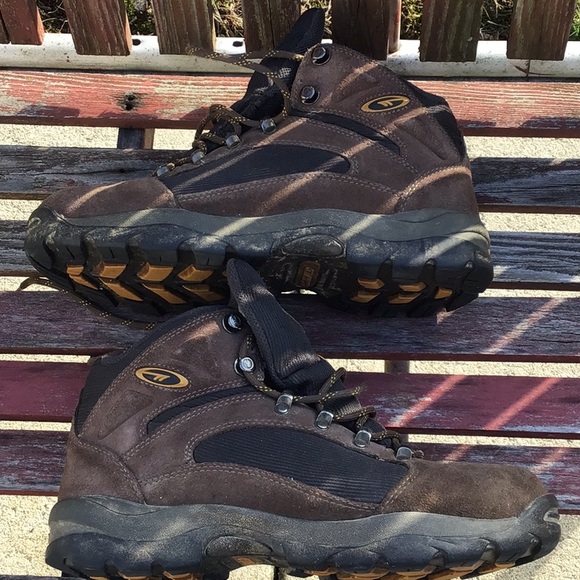 Hi Tec 🥾 boots - Picture 5 of 8